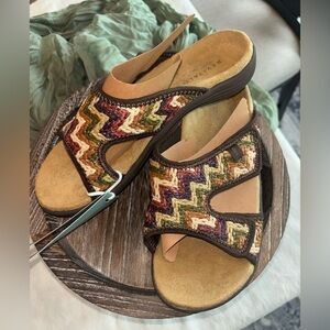 Revitalign Comfort Sandals • Multicolor Woven Slide Sandals • Orthotic Footbed